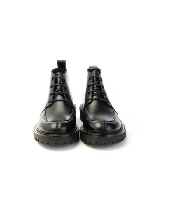 Stivaletto Classico in Pelle con Suola Carrarmato Uomo