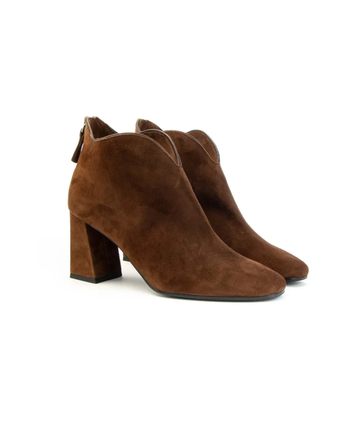 tronchetto_ankle_boot_don_0.webp Tronchetto ankle boot donna 1520s Franco Russo in camoscio