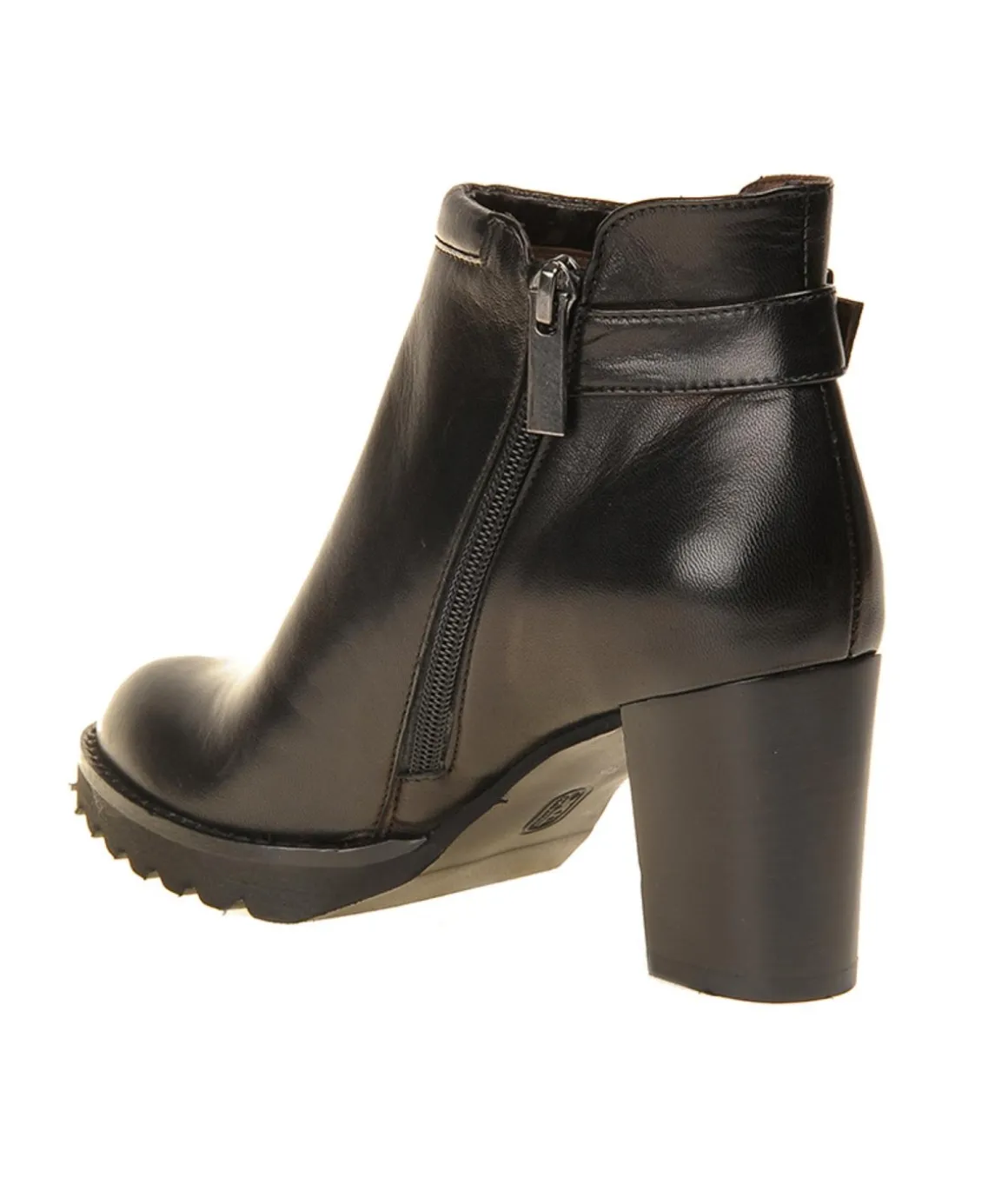 tronchetto_in_pelle_nera__1.webp :Tronchetto in pelle nera con cinturino Calpierre Donna